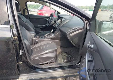 2012 Ford Focus Titanium z USA, uszkodzony, nr VIN 1FAHP3N28CL225852